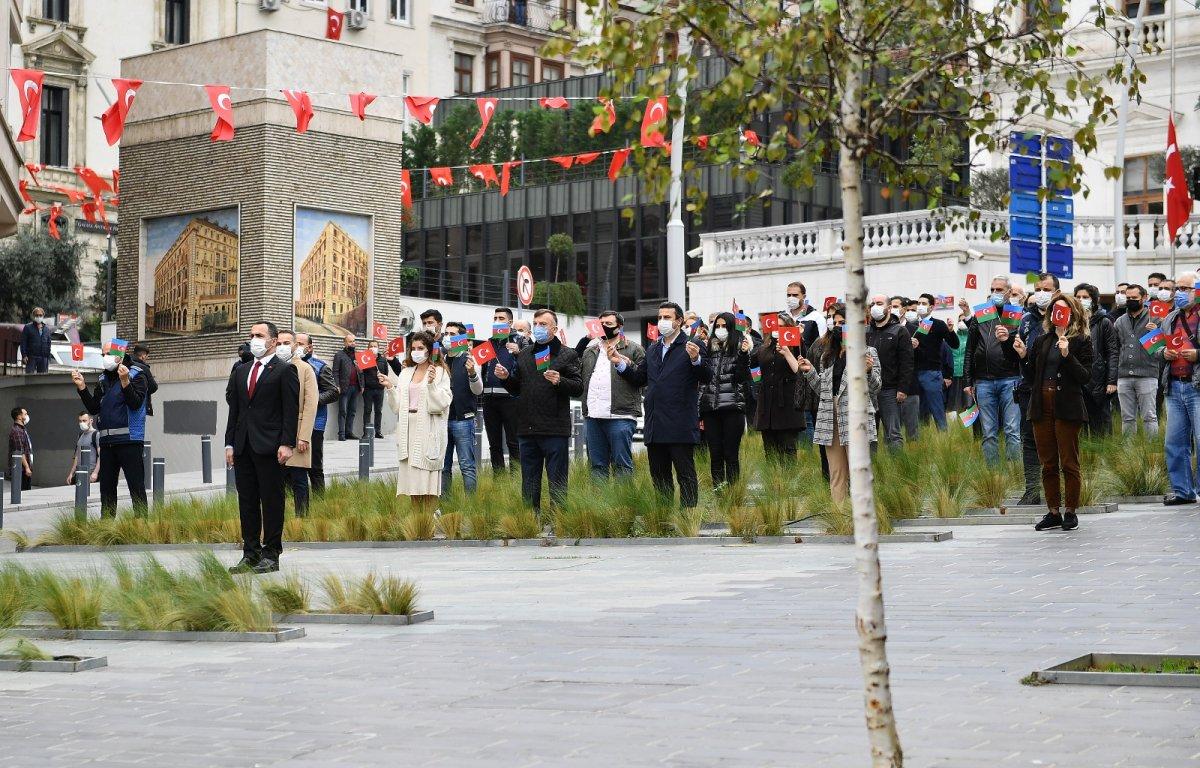 Azerbaycan’ın Karabağ zaferi Beyoğlu’nda coşkuyla kutlandı