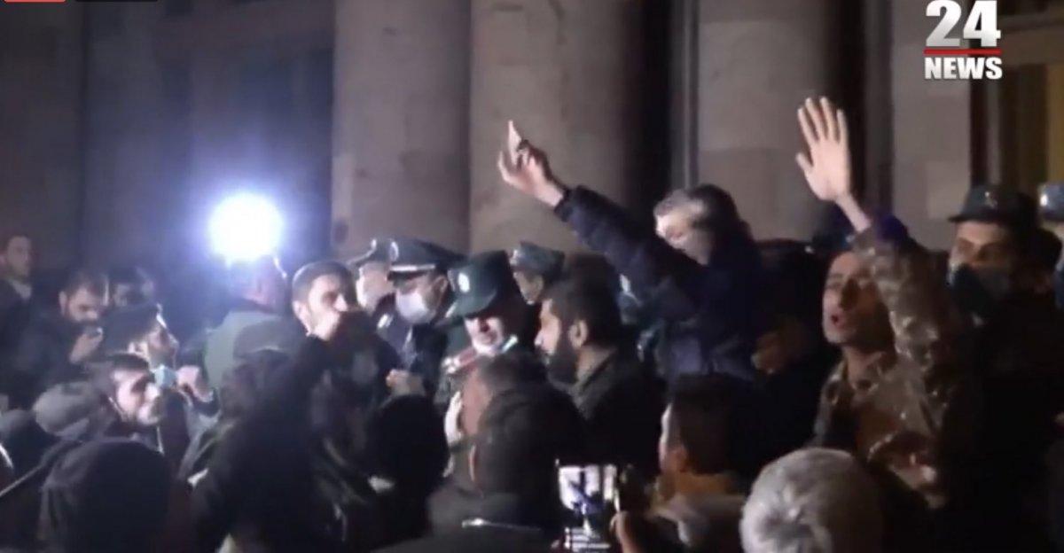 Ermenistan'da Paşinyan'a büyük öfke var