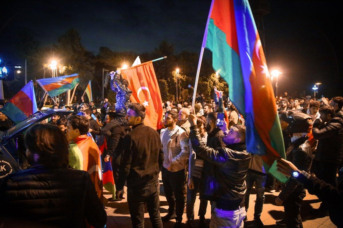 Azerbaycan'da Karabağ zaferi sevinci