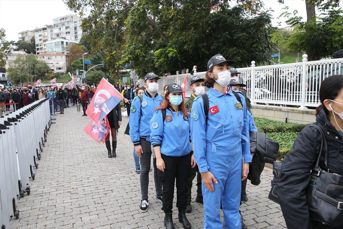 Türkiye, Büyük Önder Mustafa Kemal Atatürk'ü saygı duruşuyla andı
