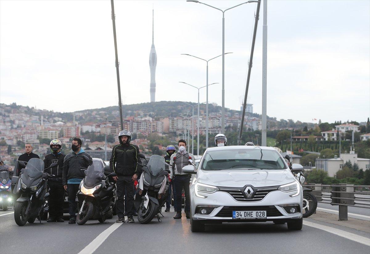 Türkiye, Büyük Önder Mustafa Kemal Atatürk'ü saygı duruşuyla andı