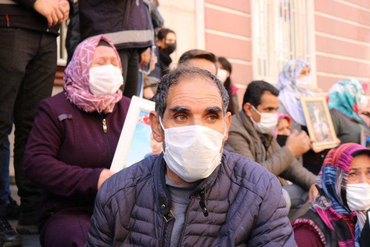 Evlat nöbetindeki aileler, çocuklarına domuz eti yedirildiğini öğrenince sinir krizi geçirdi