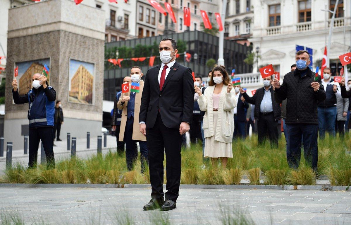 Azerbaycan’ın Karabağ zaferi Beyoğlu’nda coşkuyla kutlandı