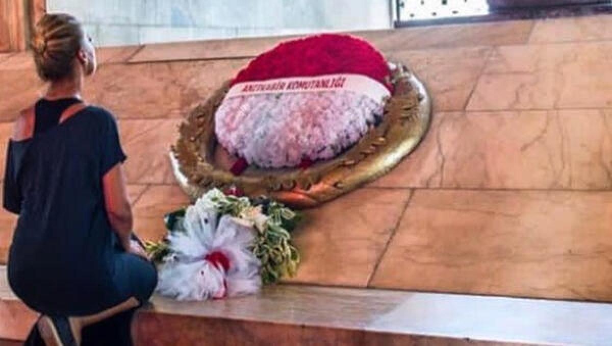 Ünlülerden 10 Kasım mesajları