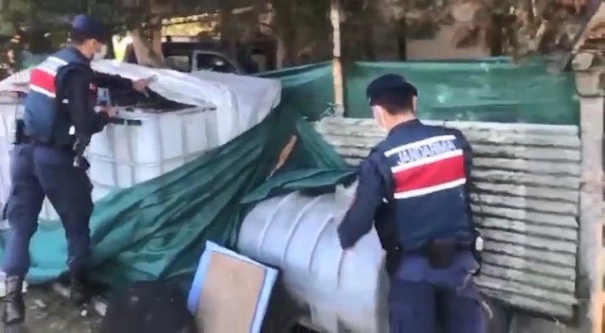 Kocaeli’de 3 bin 154 litre sahte içki ele geçirildi