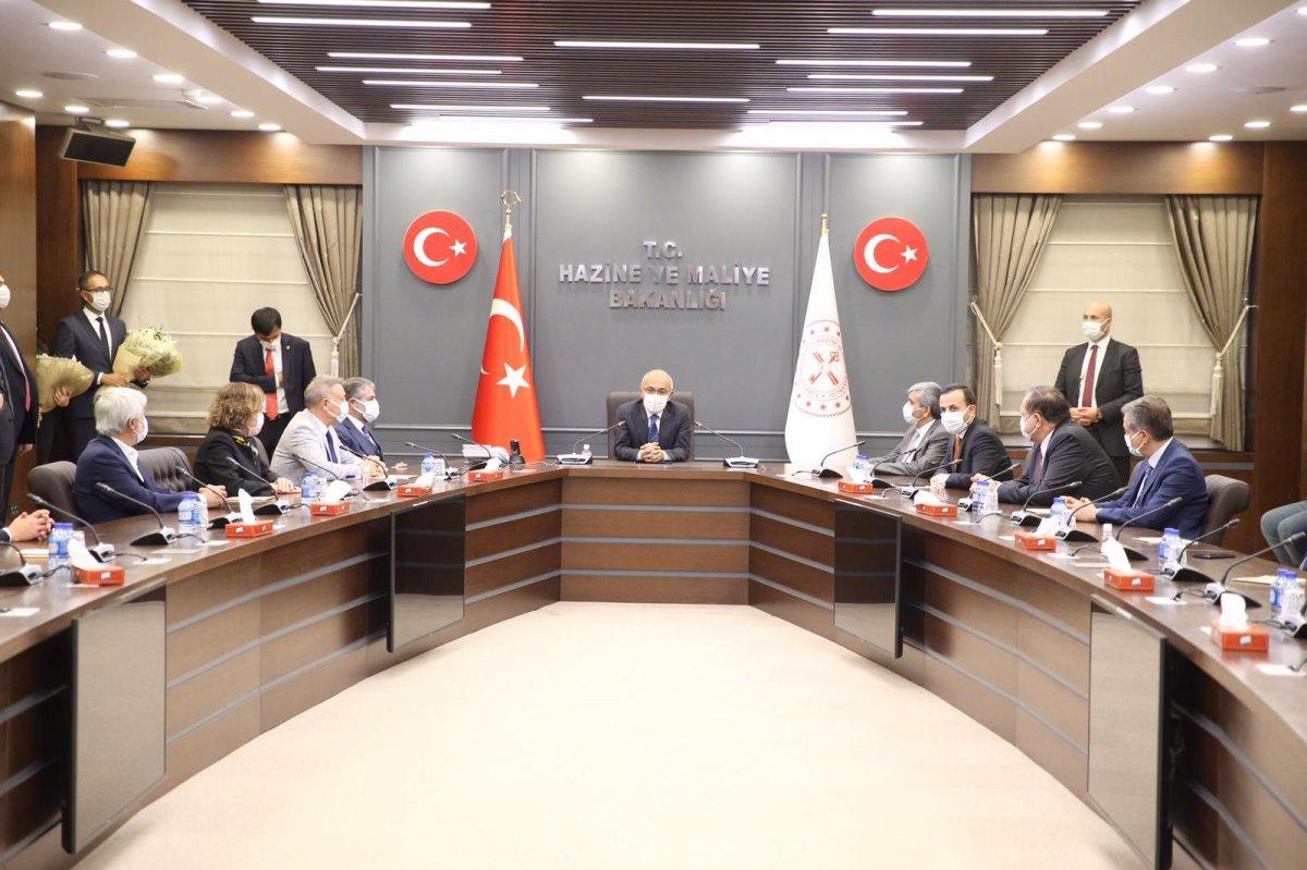 Hazine ve Maliye Bakanı Lütfi Elvan, Meclis'te yemin etti