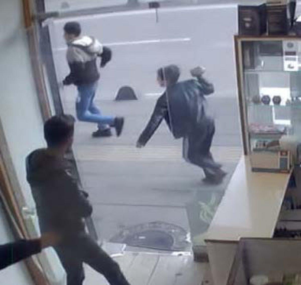 Gaziantep'te tartıştığı arkadaşını göğsünden bıçaklayarak öldürdü