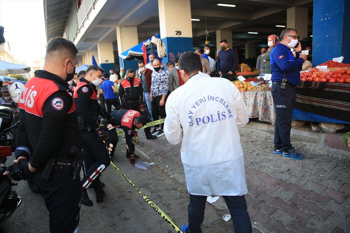Antalya'da pazarcı esnafı arasında silahlı kavga: 4 yaralı