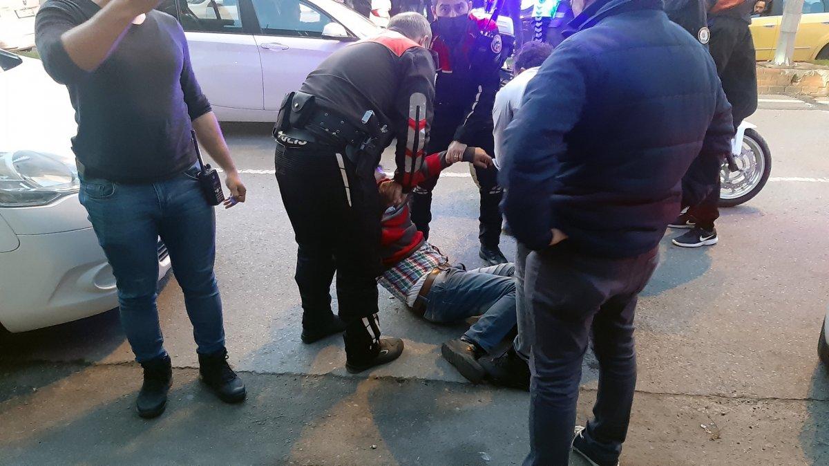 Zonguldak'ta otobüs şoförü sinir krizi geçirip ortalığı birbirine kattı