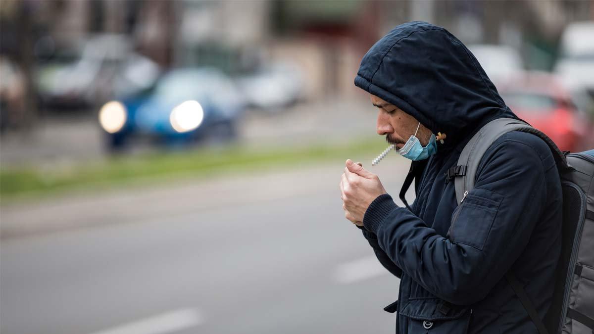 Cadde ve sokaklarda sigara içmek yasaklandı