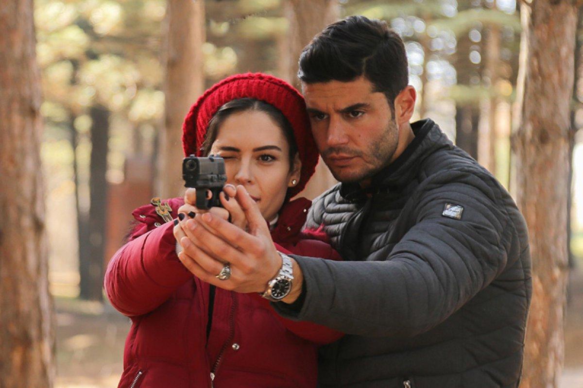 Berk Oktay ve Yıldız Çağrı Atiksoy koronavirüse yakalandı