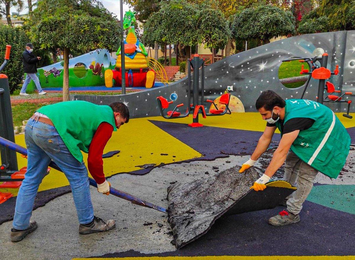 Küçükçekmece'de tepki gören parktaki görseller söküldü