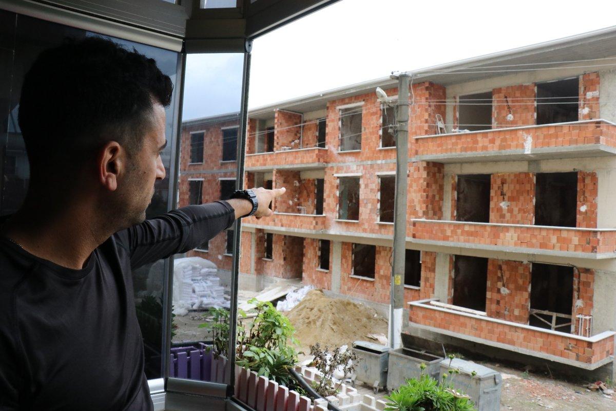 Sakarya'da ev alma hayali olan arkadaşının 130 bin lirasını çalıp kaçtı