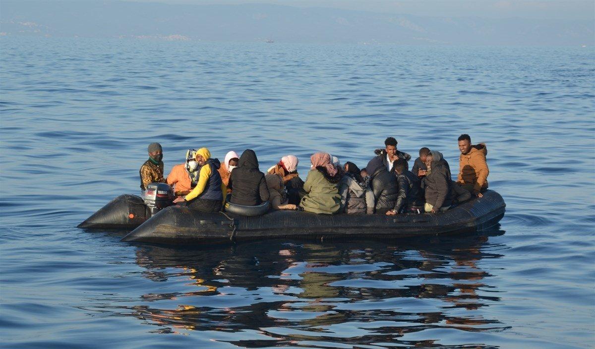 İzmir'de 46 sığınmacı kurtarıldı