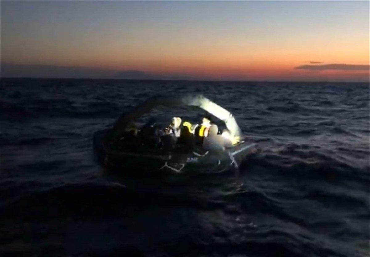 İzmir'de 46 sığınmacı kurtarıldı