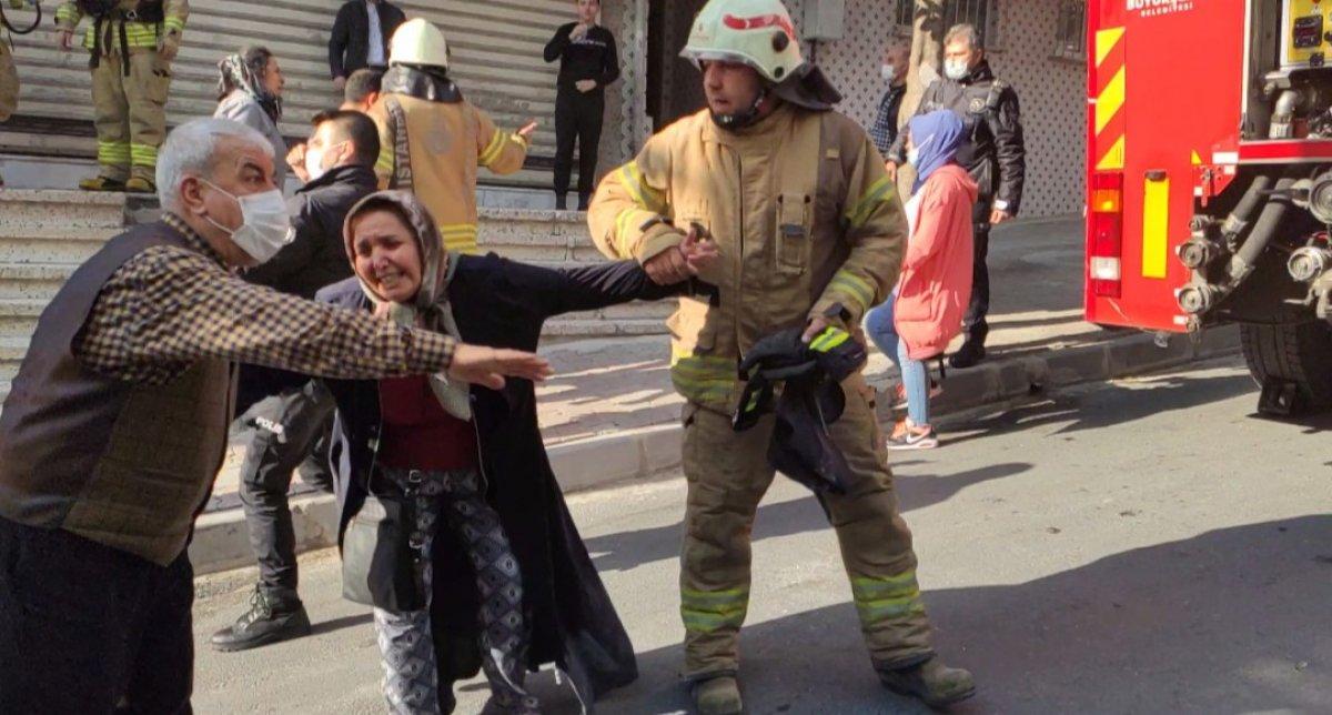 Bayrampaşa'da bir binada yangın çıktı