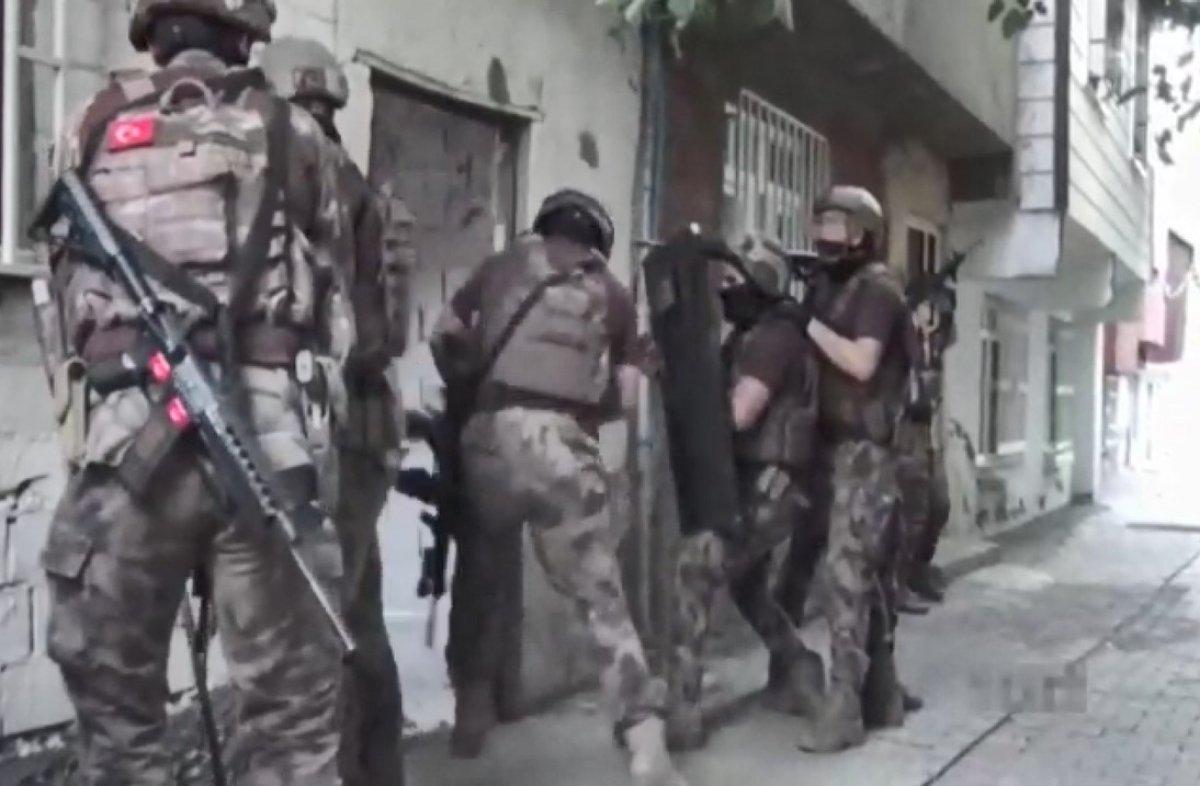 Diyarbakır'da vakumlu poşette 77 kilo esrar ele geçirildi