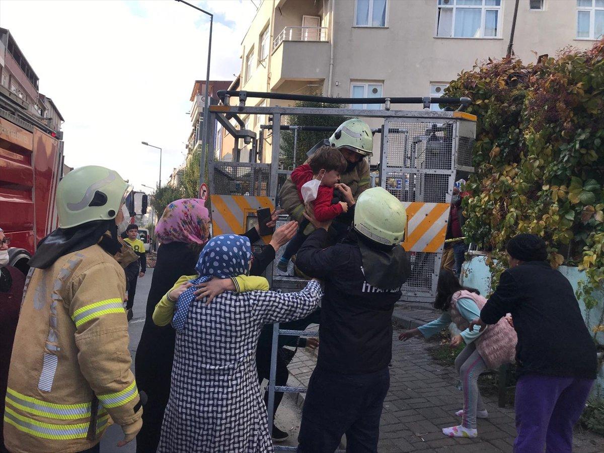 Bayrampaşa'da bir binada yangın çıktı