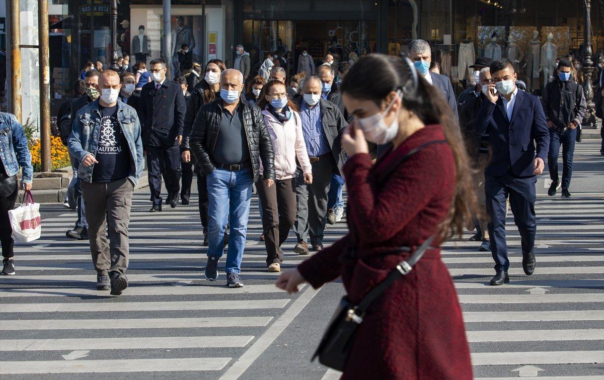 Ankara'da, kamuya açık alanlarda sigara içmek yasaklandı