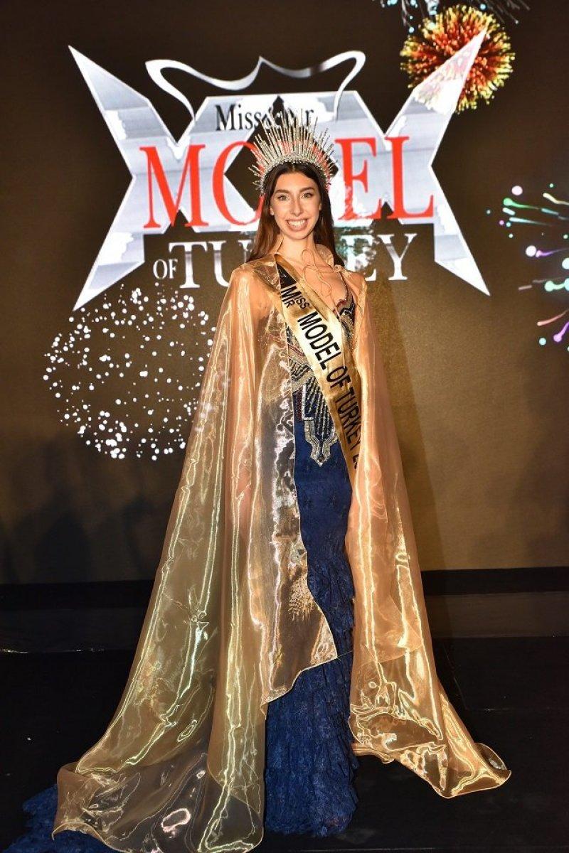 Türkiye’nin Miss Model’ı 16 yaşındaki Ceyda Toyran