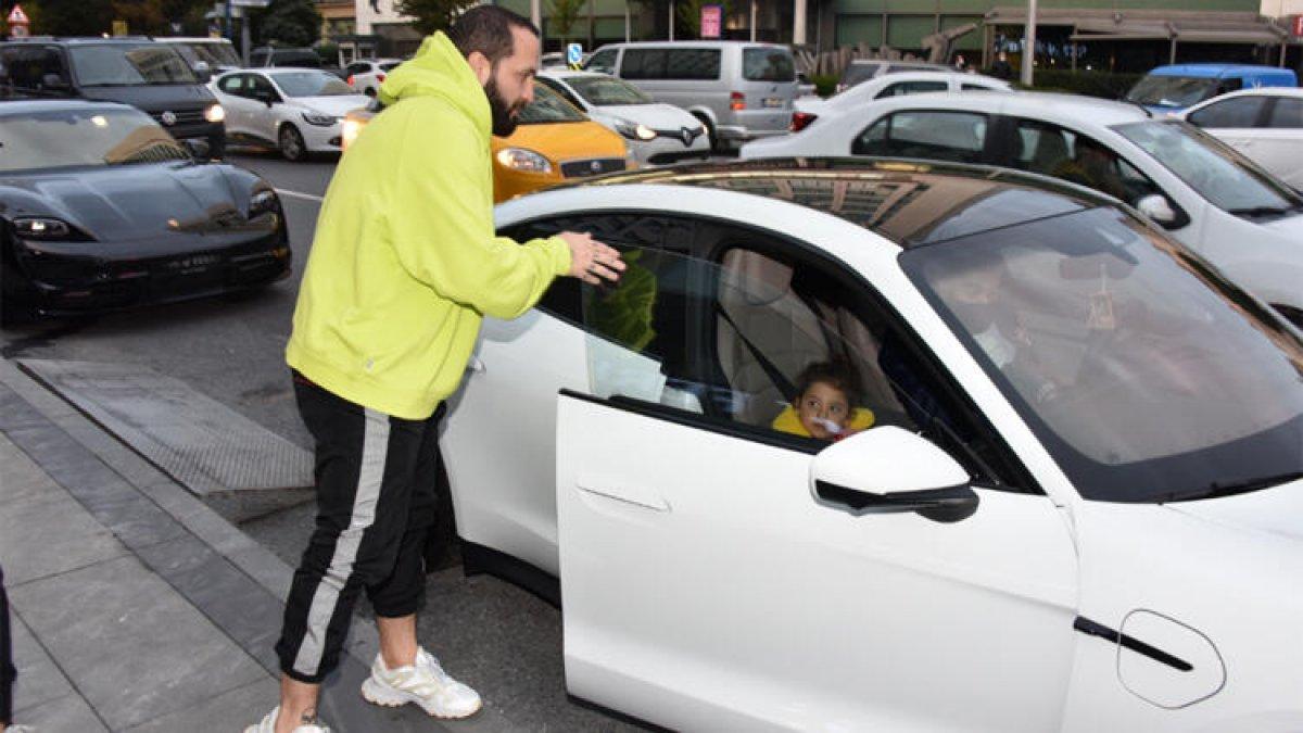 Berkay, 2 milyon TL'lik otomobil aldı