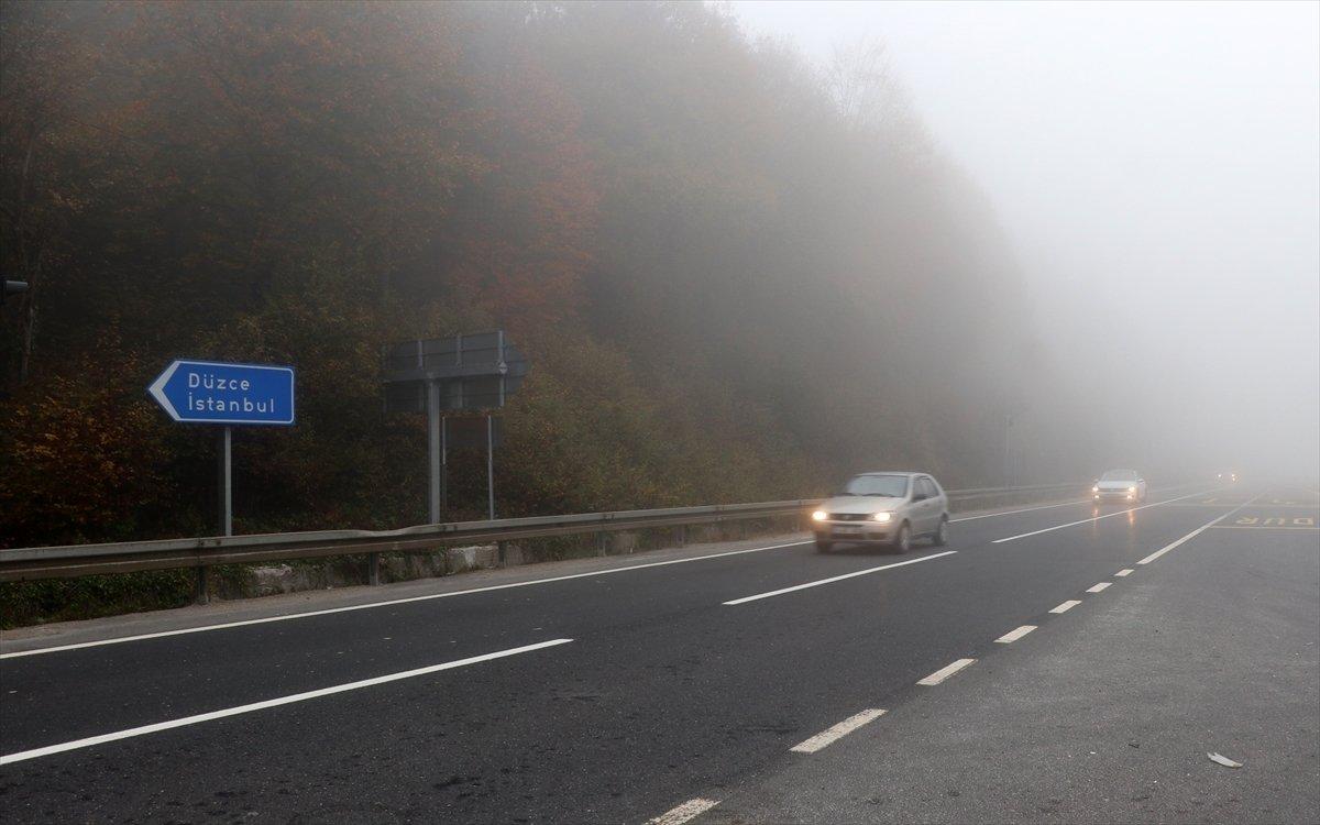 Bolu'da sis etkisini gösterdi