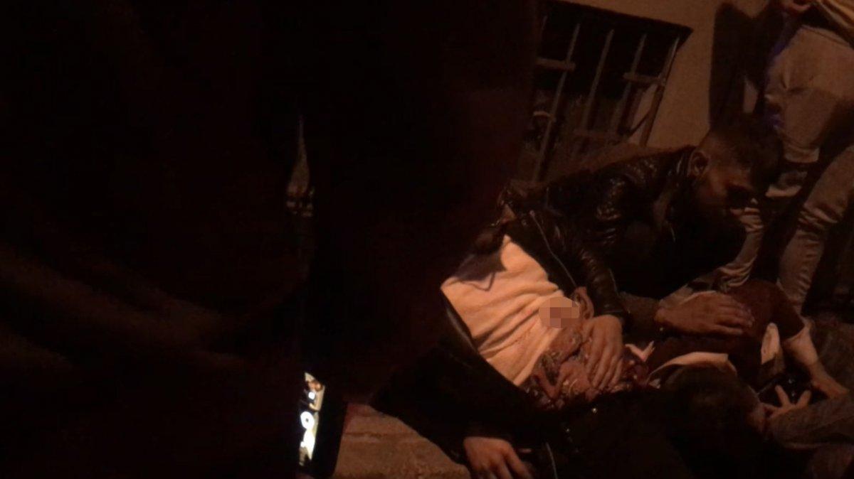 Bursa'da 'Ne bakıyorsun’ tartışması: 1’i ağır 2 yaralı