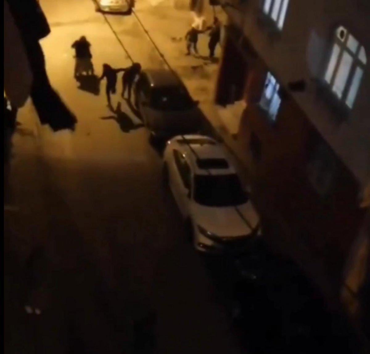 Bağcılar'da torbacılar ile mahalleli arasında kavga