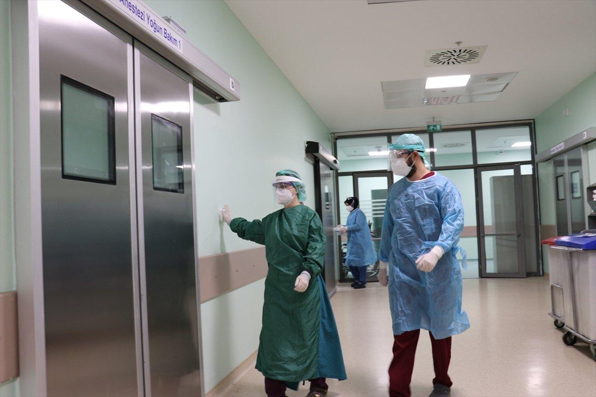 Doktorlar uyarıyor: Lütfen koronavirüsü ciddiye alın