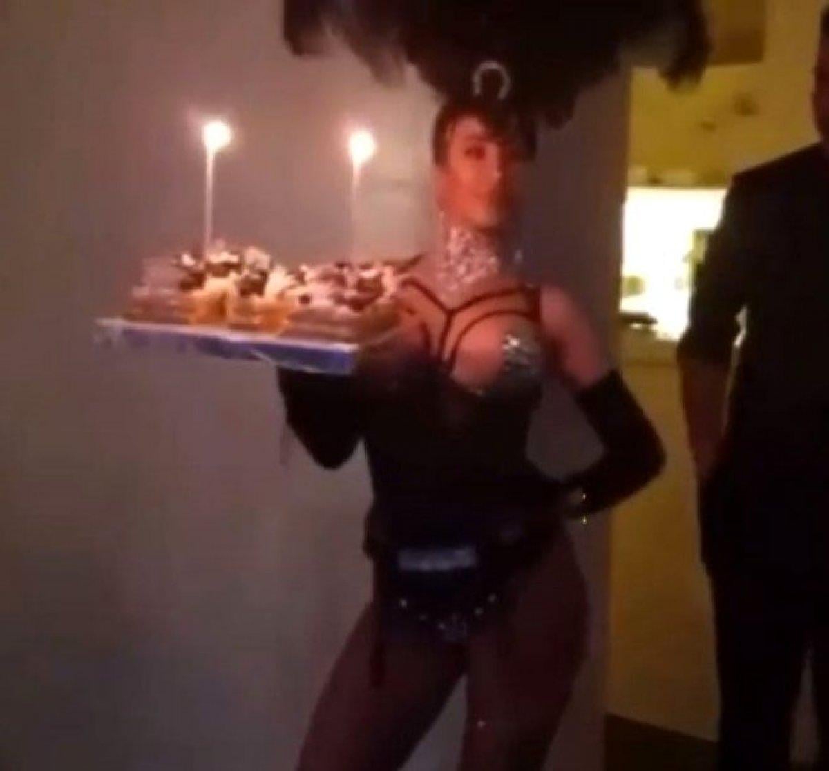 Mustafa Sandal'ın partisinde şov kızı