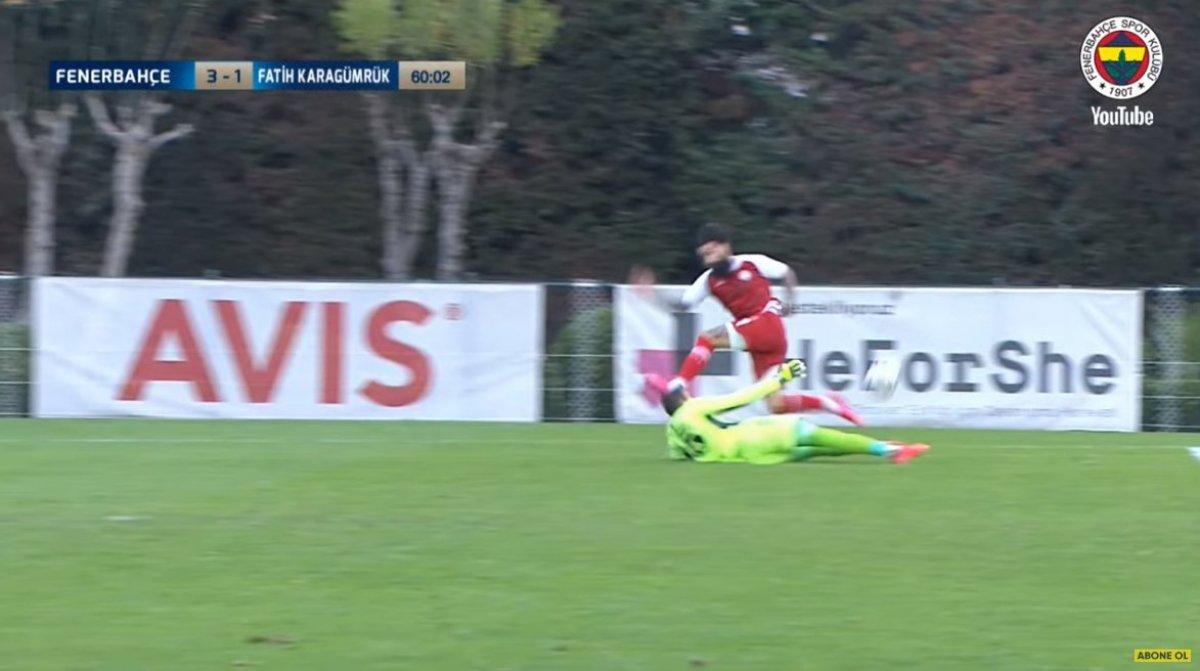 Harun Tekin'in elmacık kemiği kırıldı