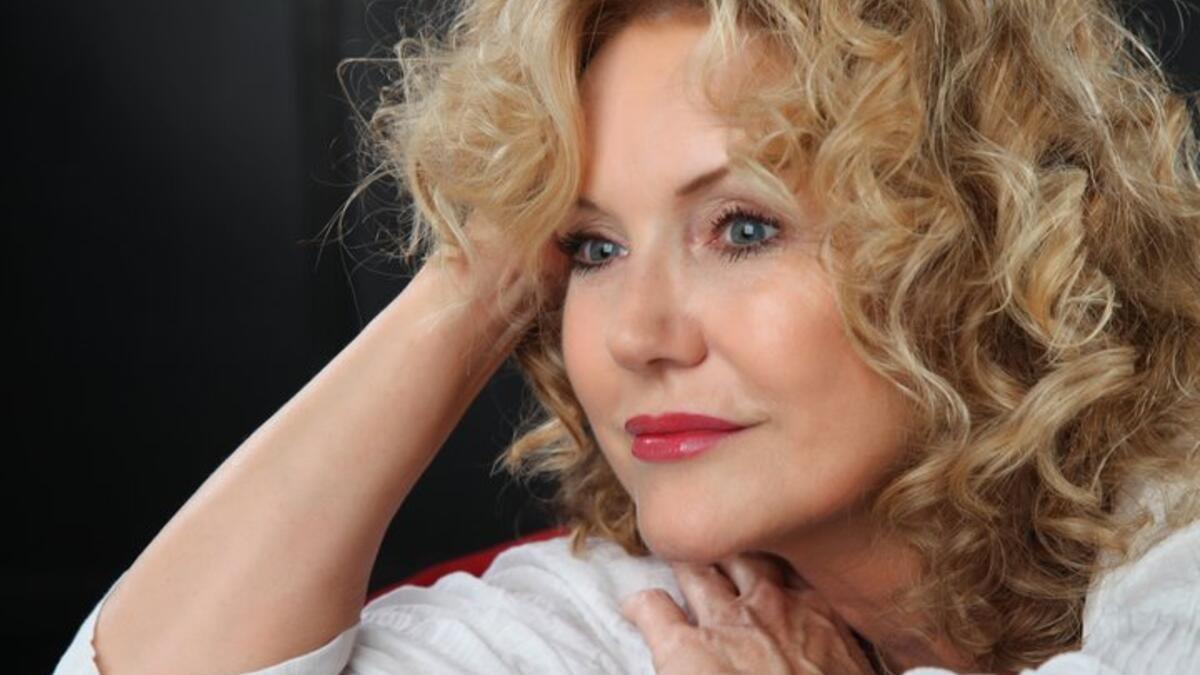 Suna Yıldızoğlu kimdir? Suna Yıldızoğlu kaç yaşında, kiminle evli? Suna Yıldızoğlu filmleri...