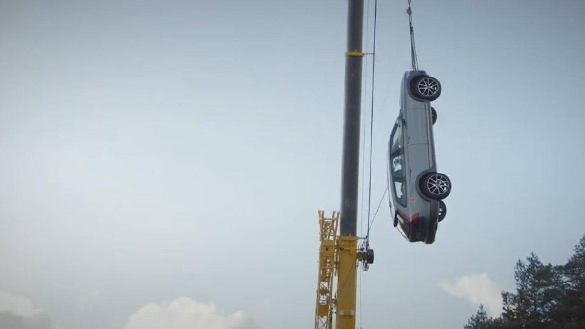 İsveçli otomobil markasından şaşırtan güvenlik testi