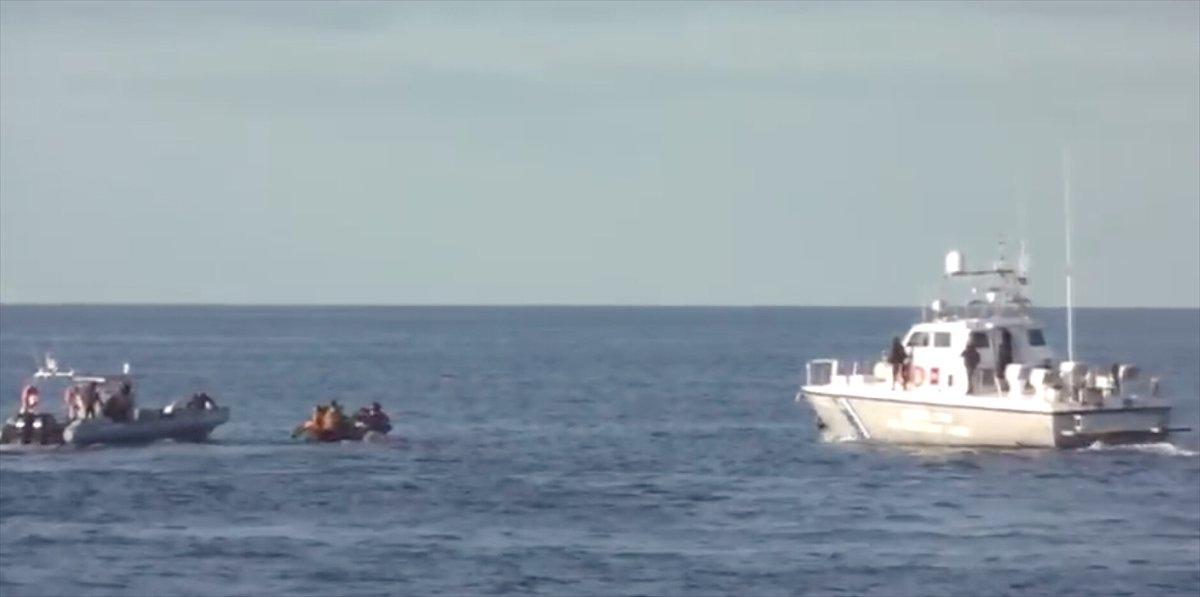 Yunanistan'ın ölüme terk ettiği mültecilere Mehmetçik el uzattı