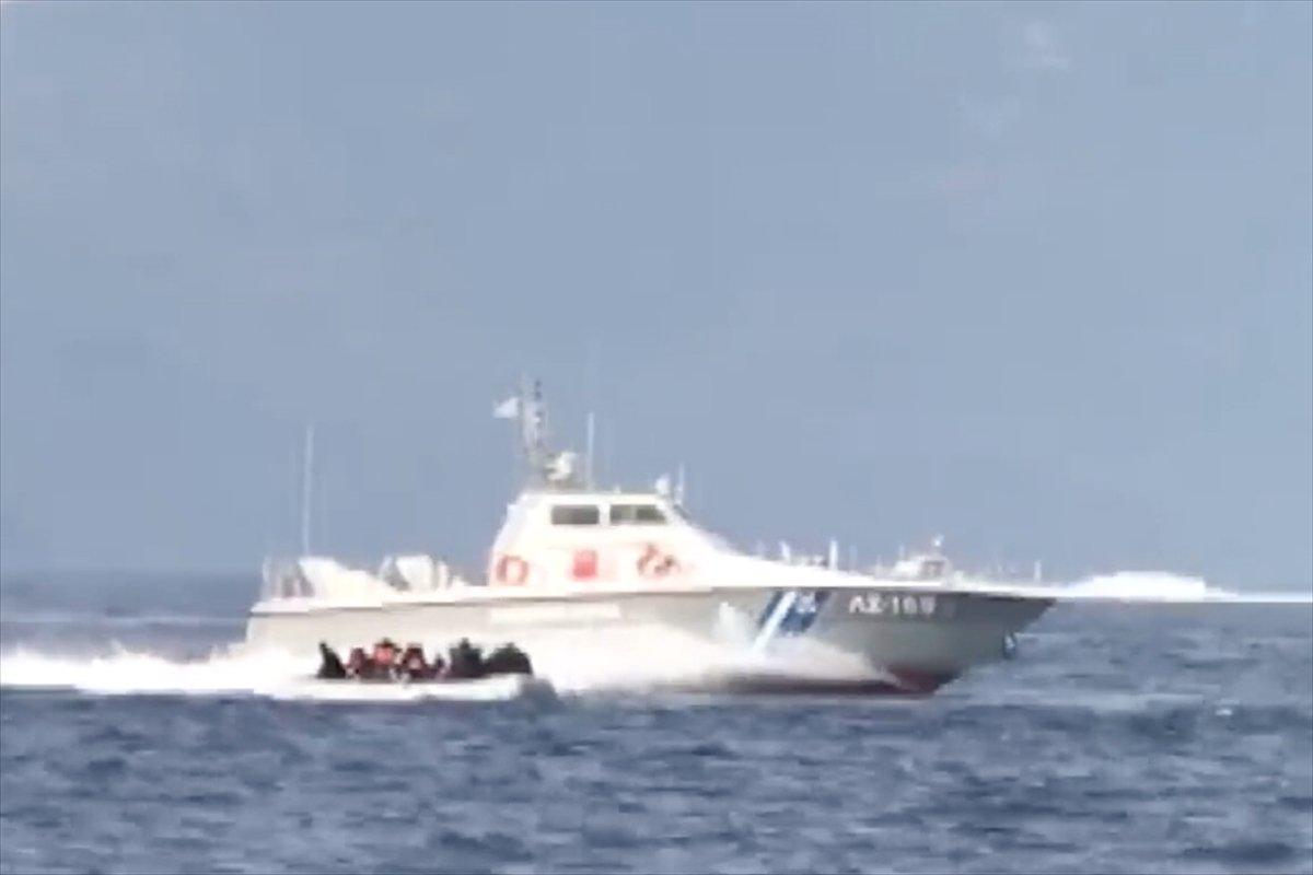 Yunanistan'ın ölüme terk ettiği mültecilere Mehmetçik el uzattı