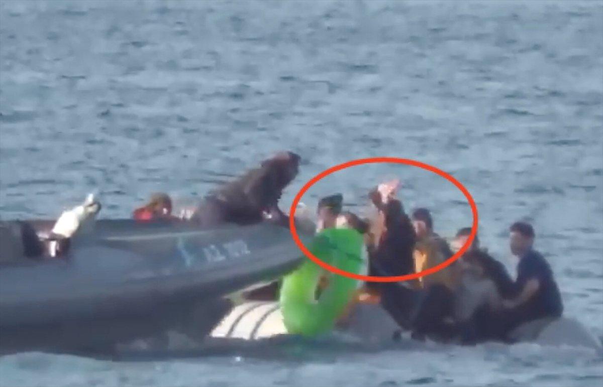 Yunanistan'ın ölüme terk ettiği mültecilere Mehmetçik el uzattı