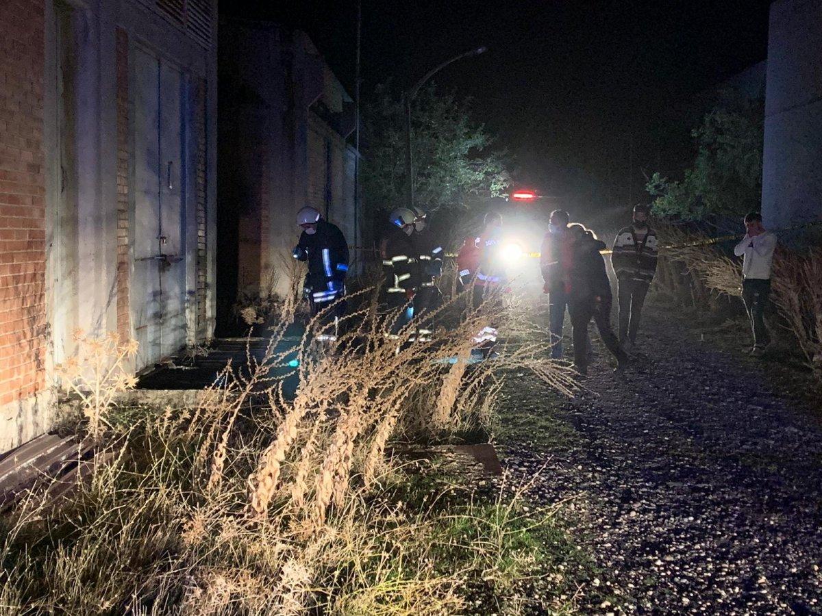 Kütahya'daki iplik fabrikasında bulunan çukurda ceset çıktı