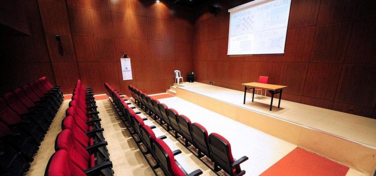 İBB'nin yeni koronavirüs tedbirleri: Salonlar, merkezler ve tiyatrolar kapanıyor