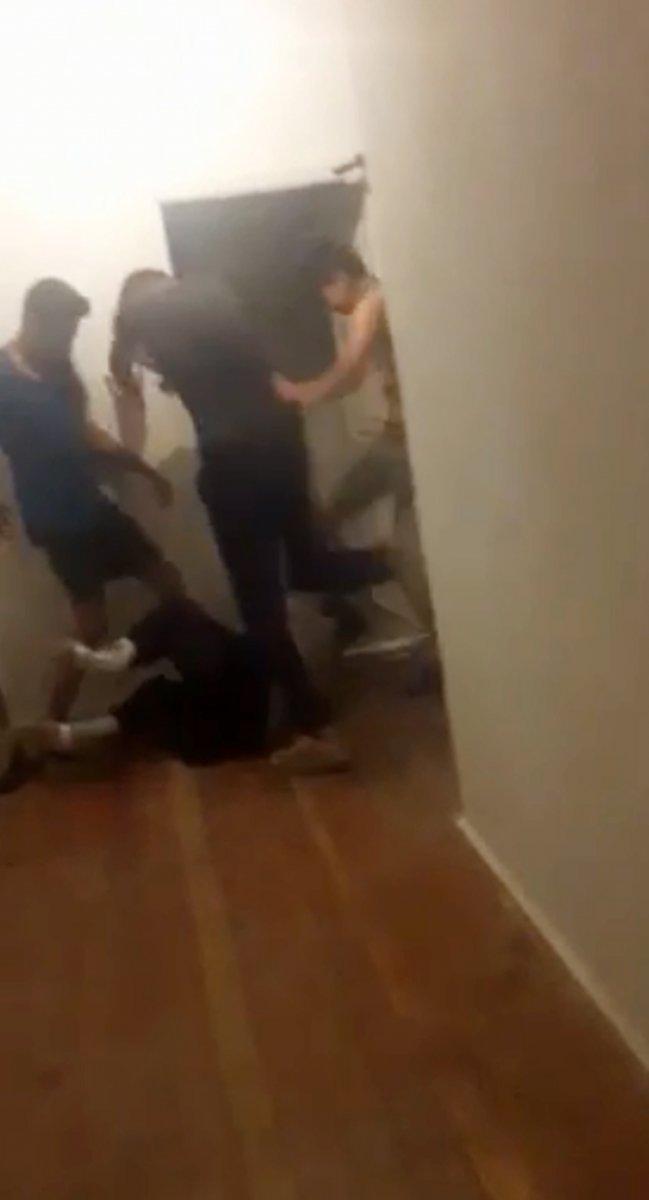 Burdur'da eve çağırdıkları seyyar satıcıyı darbeden şahıslar kamerada