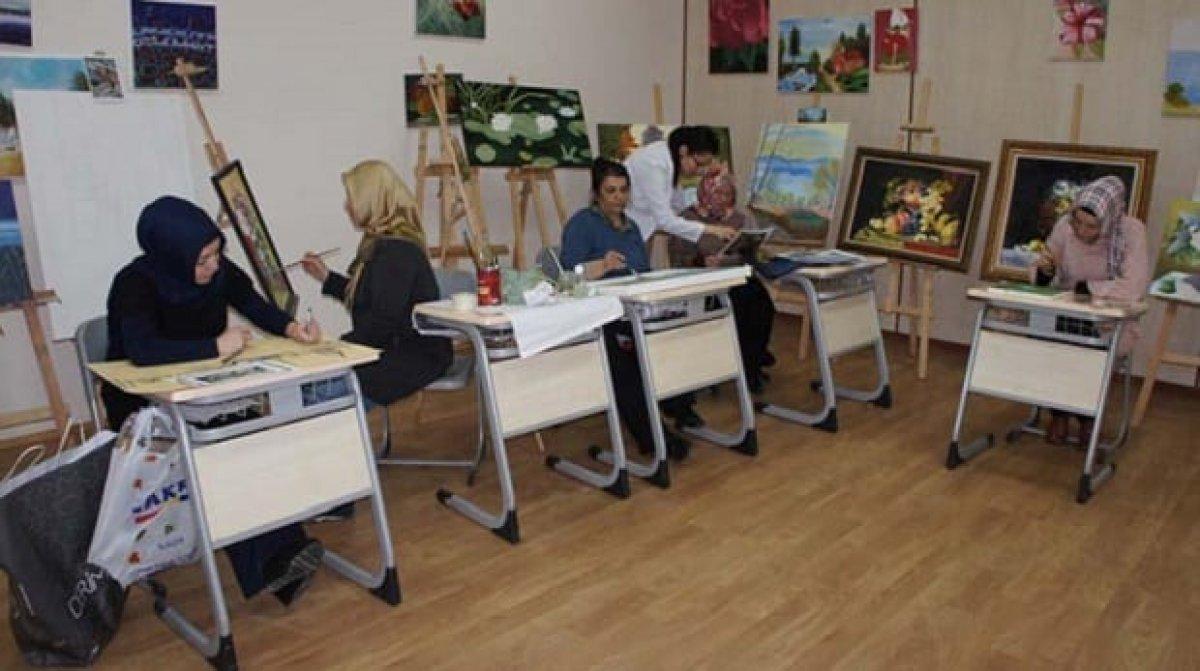 İSMEK kursları kapatıldı mı? İSMEK ertelendi mi? İSMEK dersleri ne zaman başlayacak?