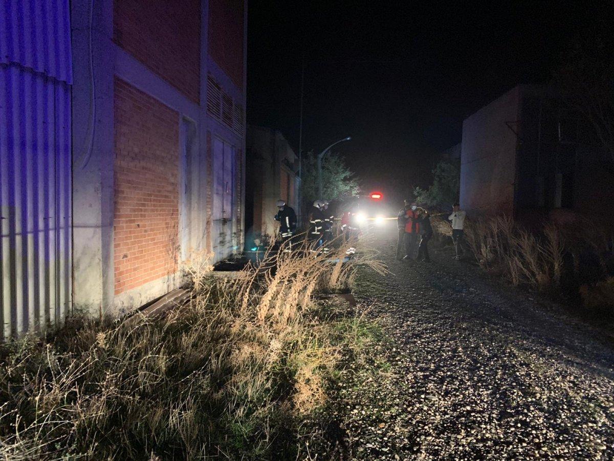 Kütahya'daki iplik fabrikasında bulunan çukurda ceset çıktı