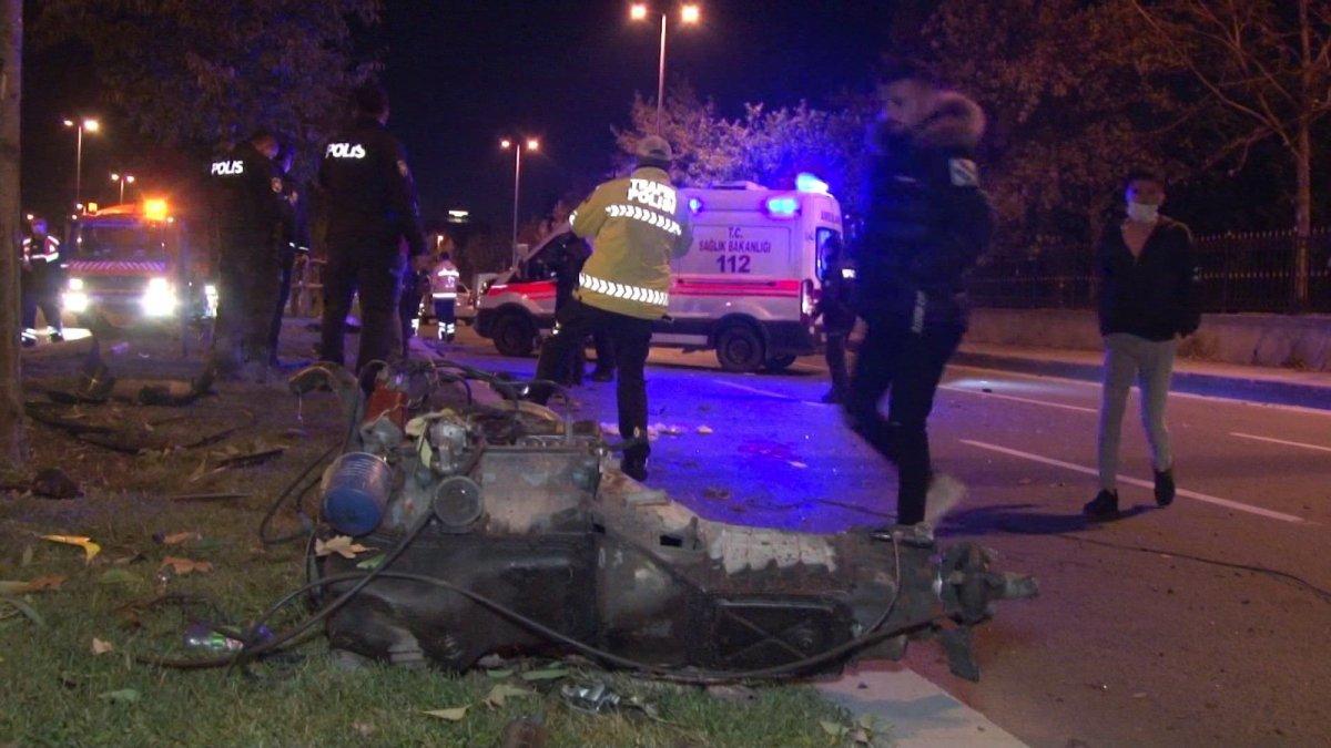 Kartal'da makas atan araç ikiye bölündü