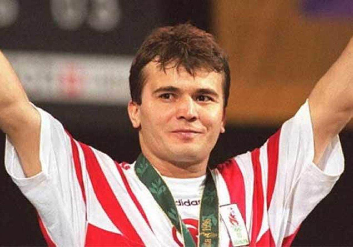 Naim Süleymanoğlu kabri başında anıldı