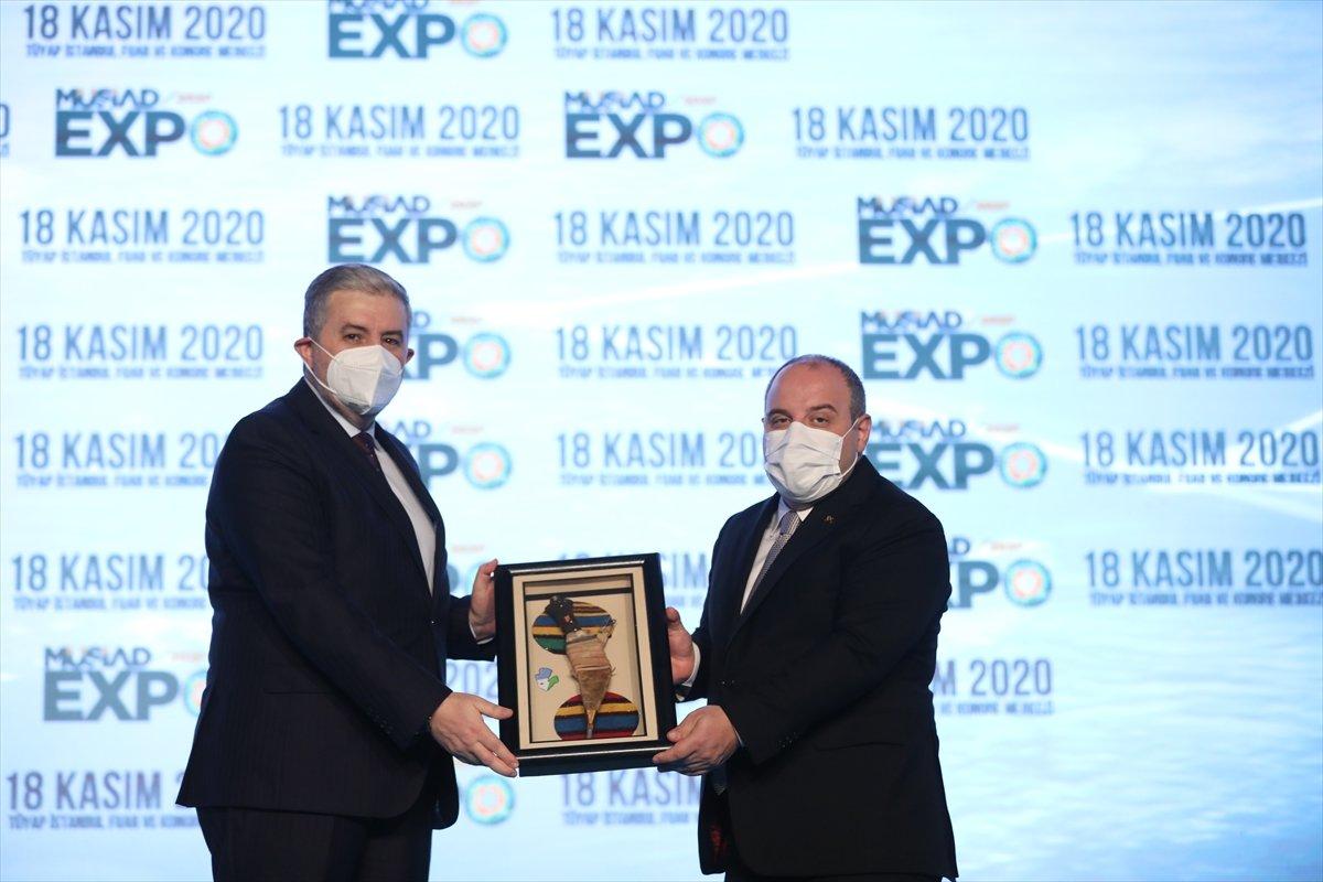 Bakan Mustafa Varank fuar açılışında bir konuşma ypatı