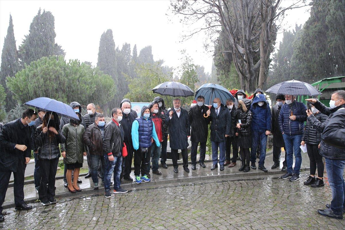 Naim Süleymanoğlu kabri başında anıldı
