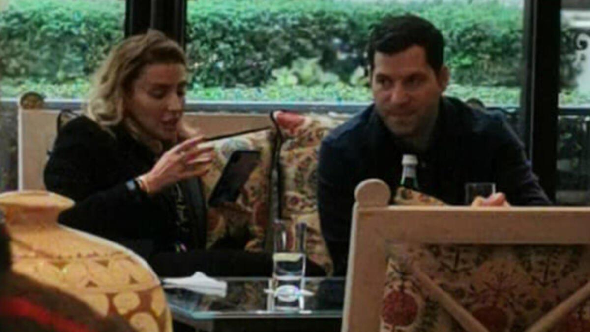 Sevgilisi Özge Ulusoy'a prensesler gibi bakıyor