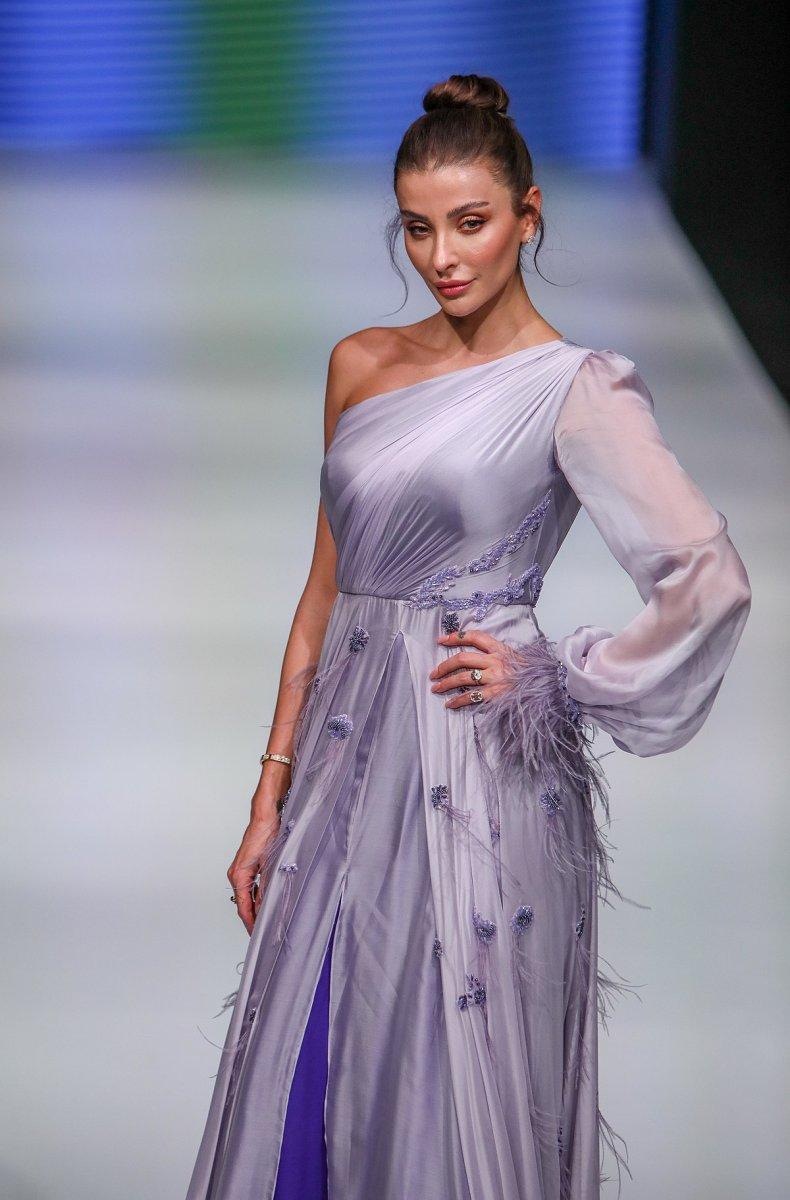 Sevgilisi Özge Ulusoy'a prensesler gibi bakıyor