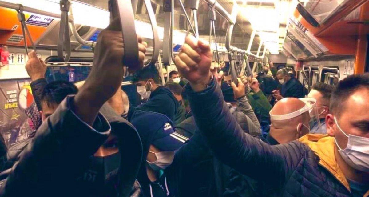 İstanbul'da toplu ulaşımda korkutan kalabalık