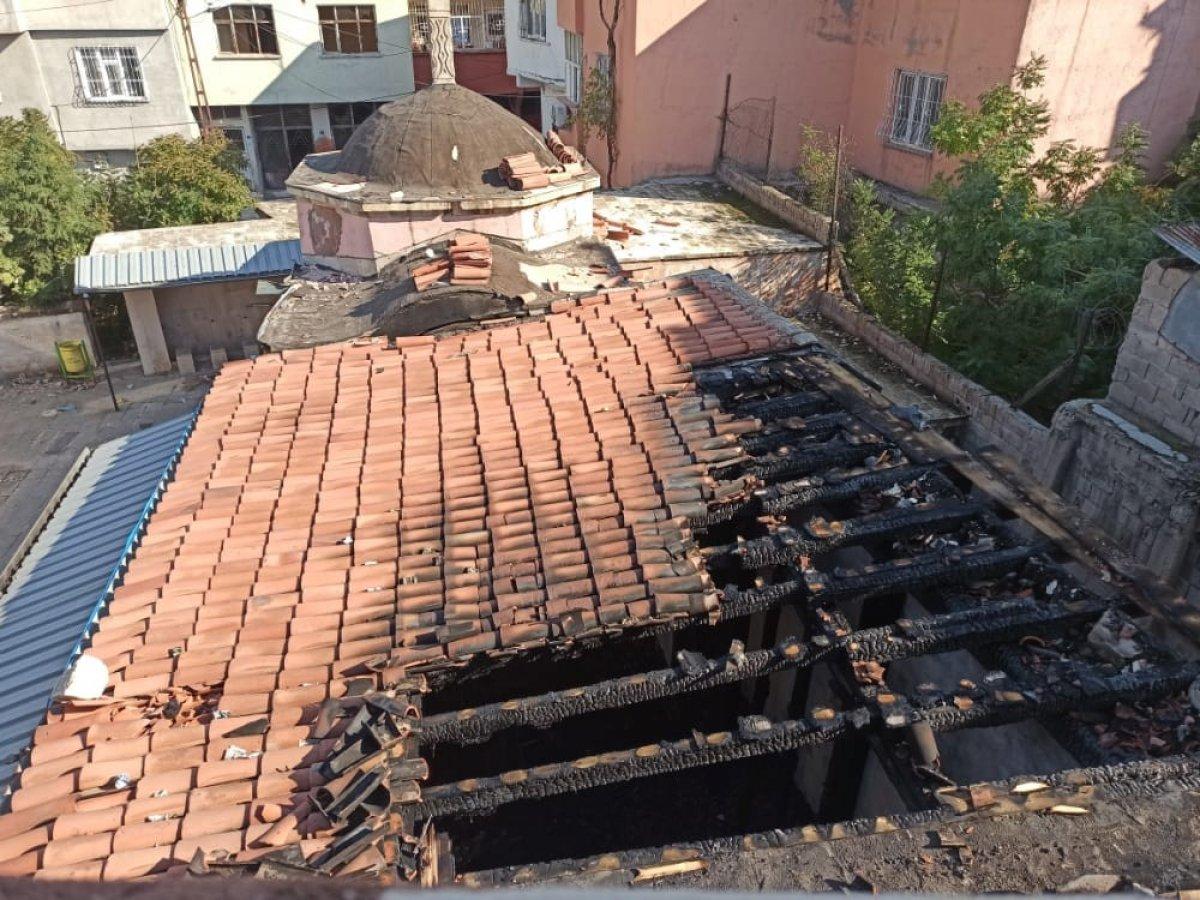 Siirt'te 130 senelik camiyi yaktılar