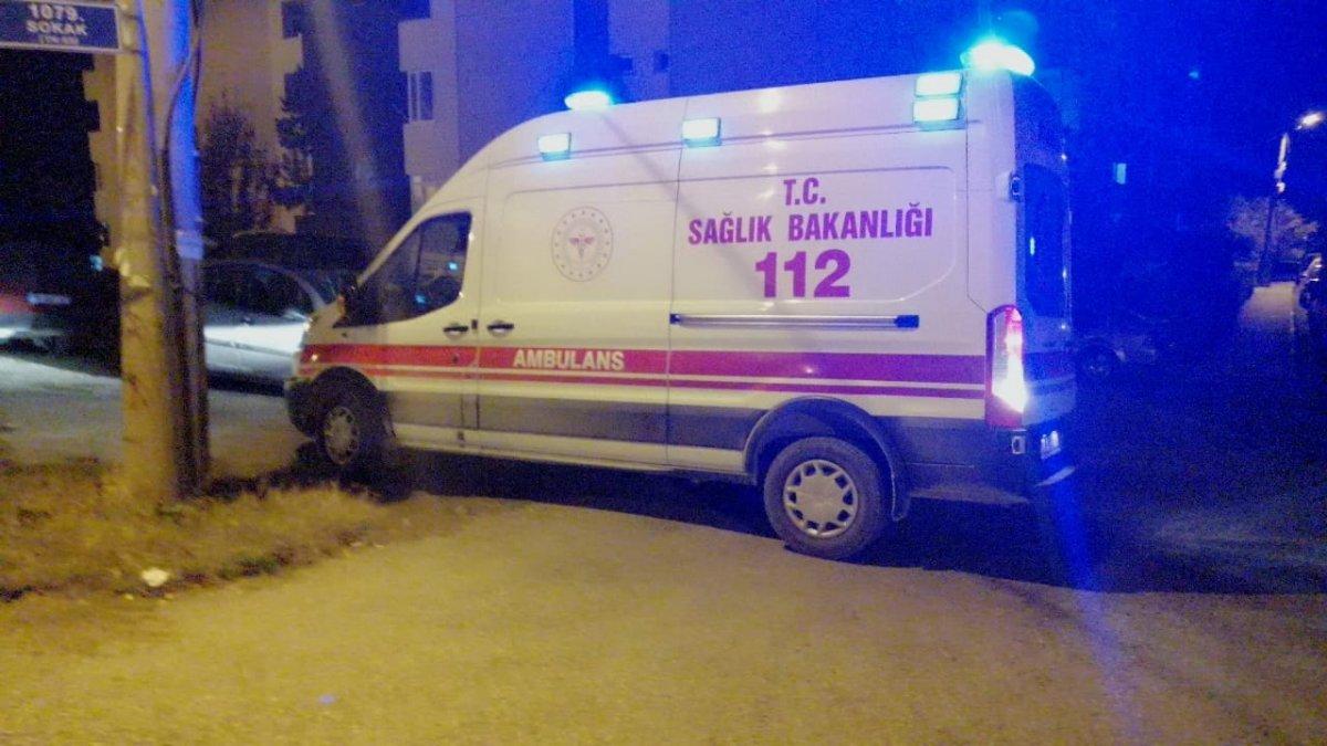 Karabük’te tartıştığı eşini sırtından bıçakladı